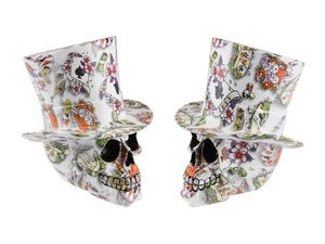 20CM WHITE DESIGNER SKULL TOP HAT. SKULTOPE