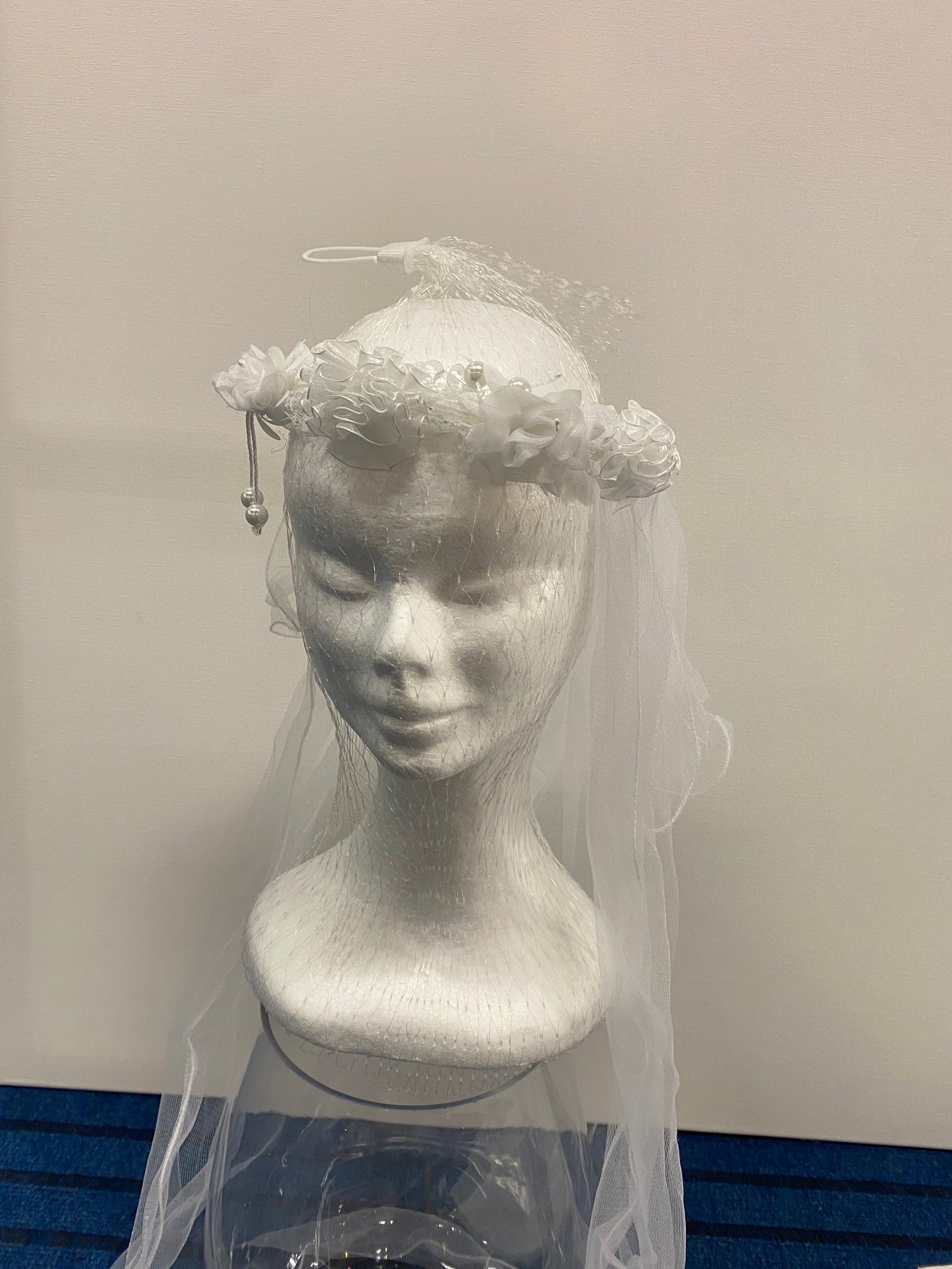 White pearl veil. 4739