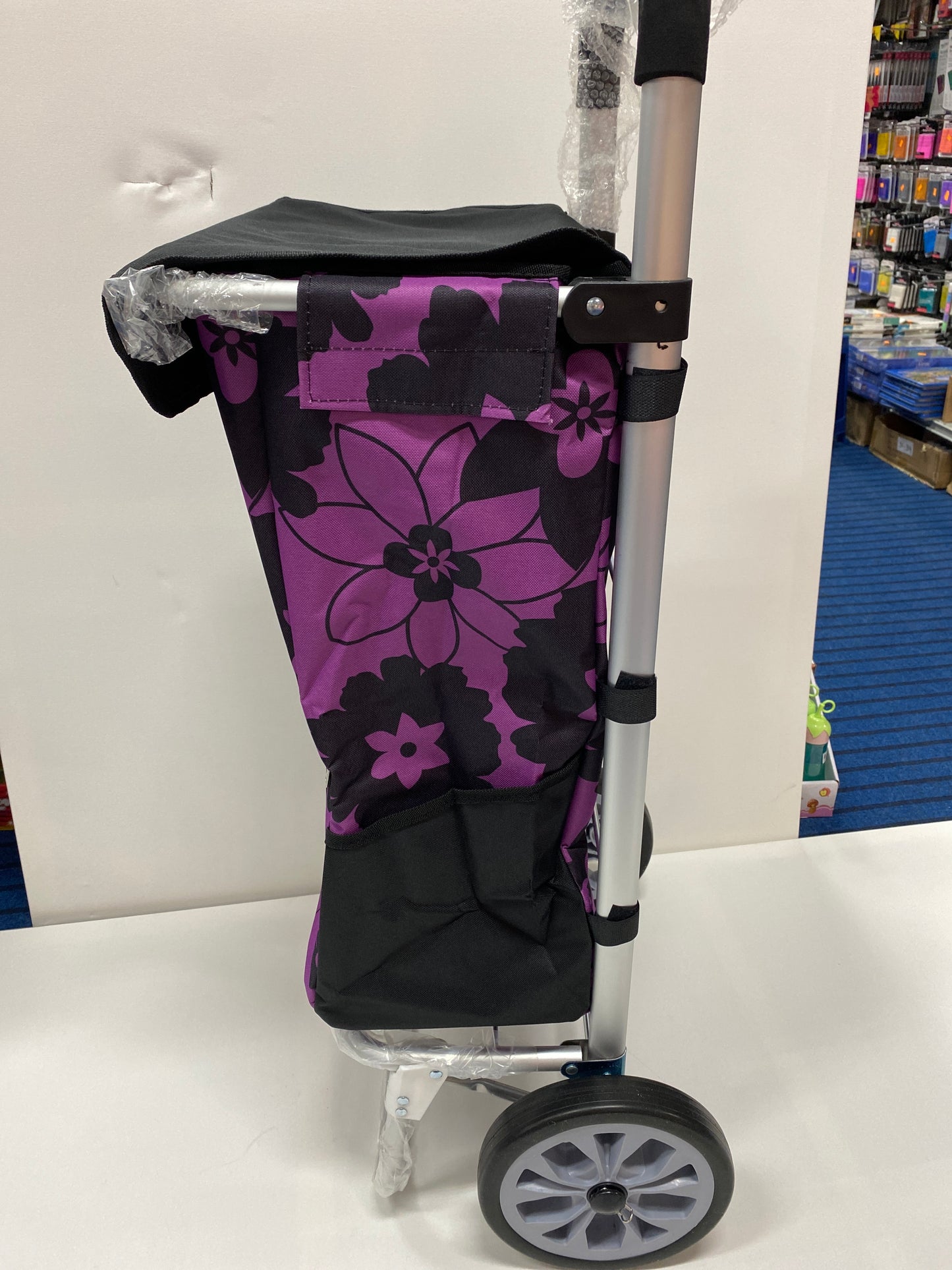 Shopping trolly . 31TMH-2w