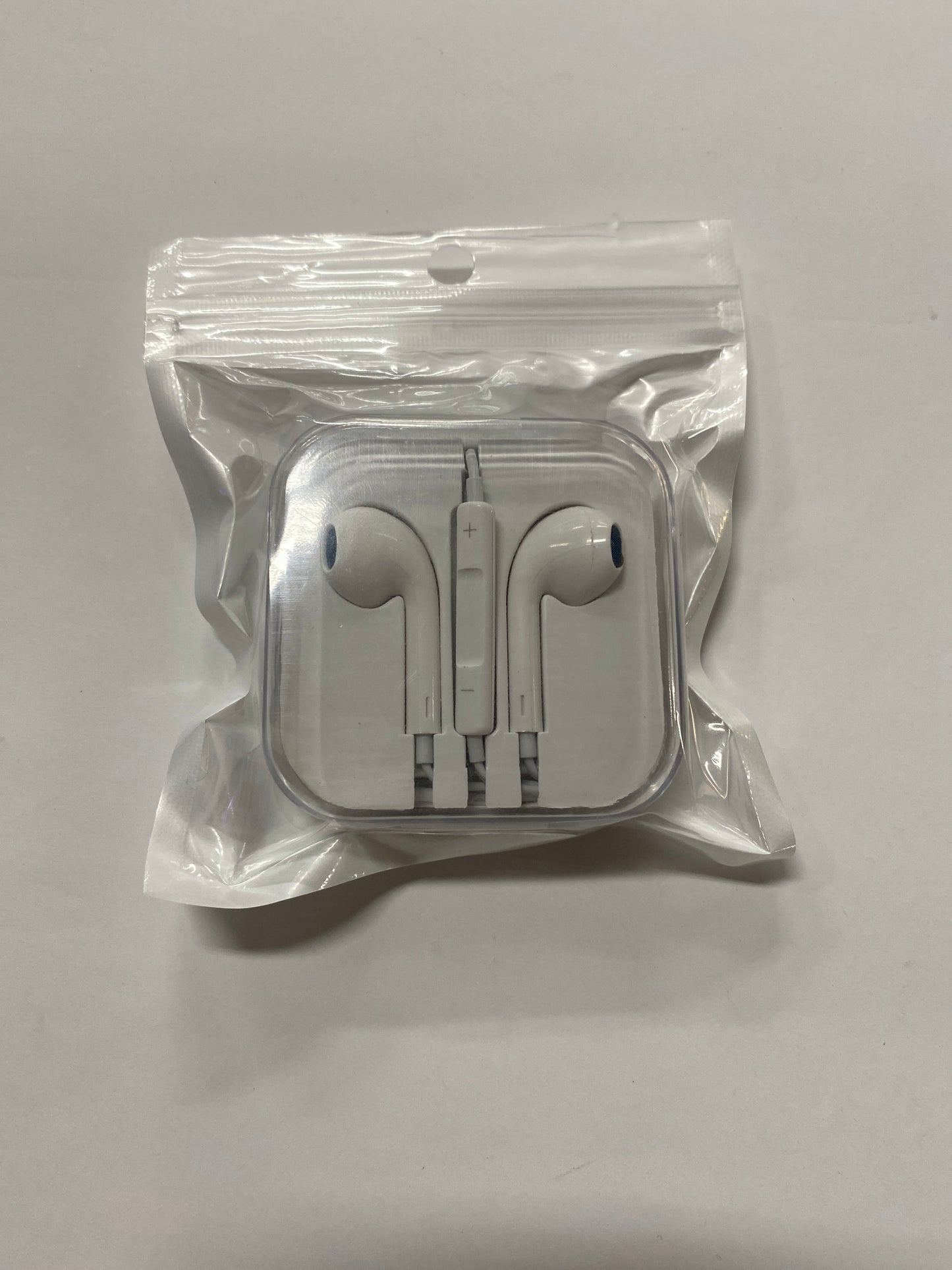 iPhone earphone in case GPEL6110