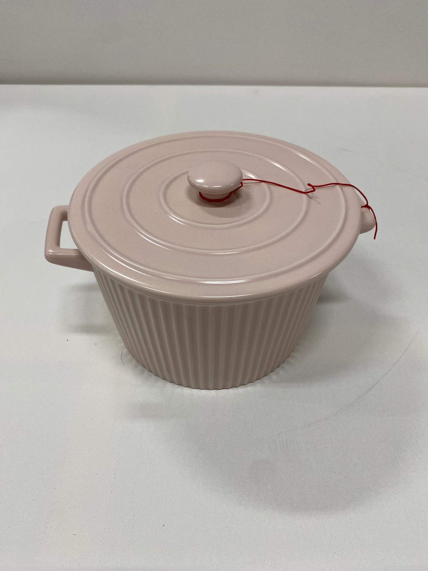 Ceramic soup pot  . Kwb8521